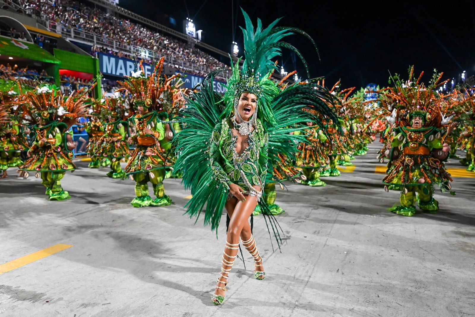 Danseres tijdens de Sambadrome-parade